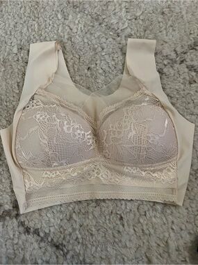 Lace Wireless Bralette - Nude